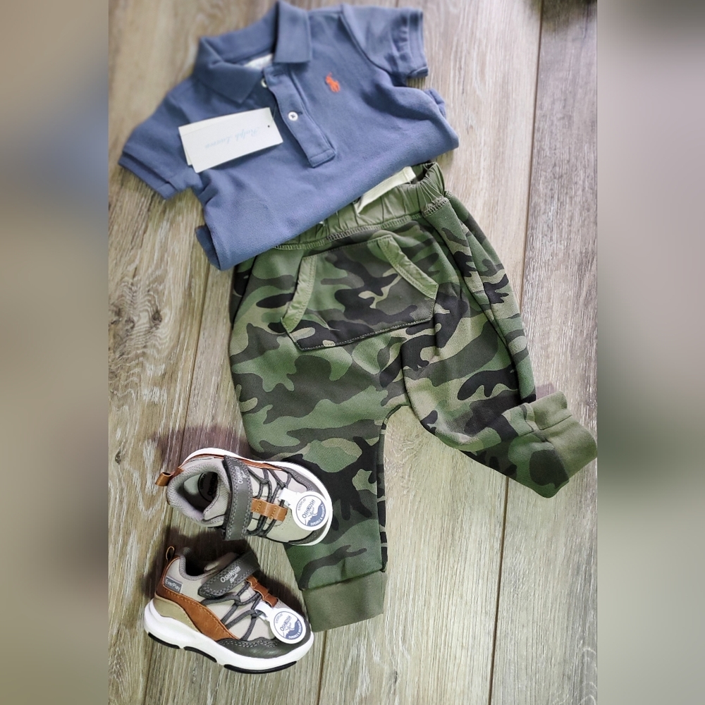 Baby Gap boys green camo Cotton joggers with kangaroo pocket Size 6-12M
